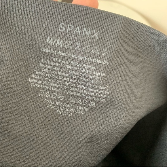 SPANX Look at Me Now Gray Camo Print Size Medium - Picture 6 of 8